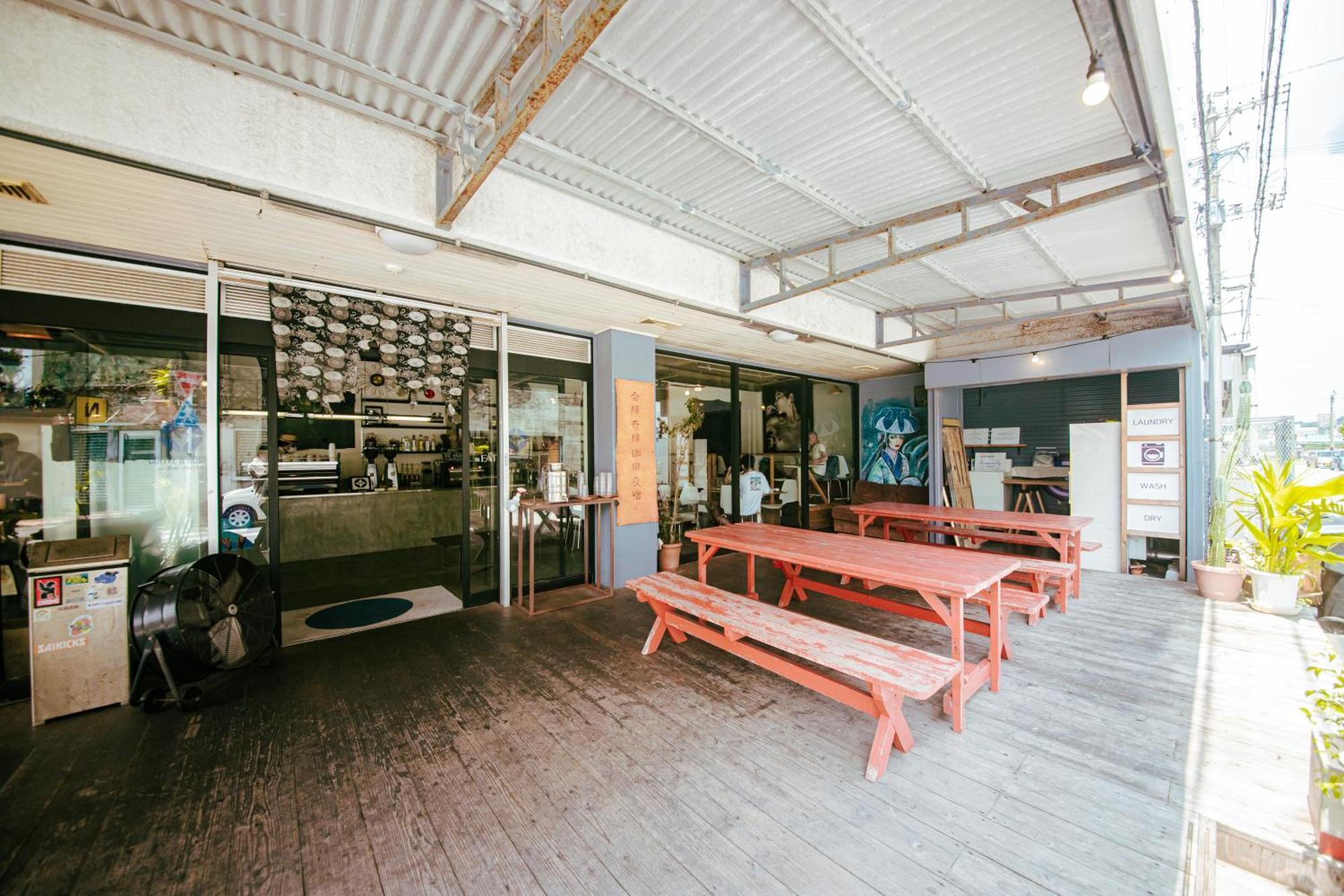 Aien Coffee & Hostel Chatan Exterior foto